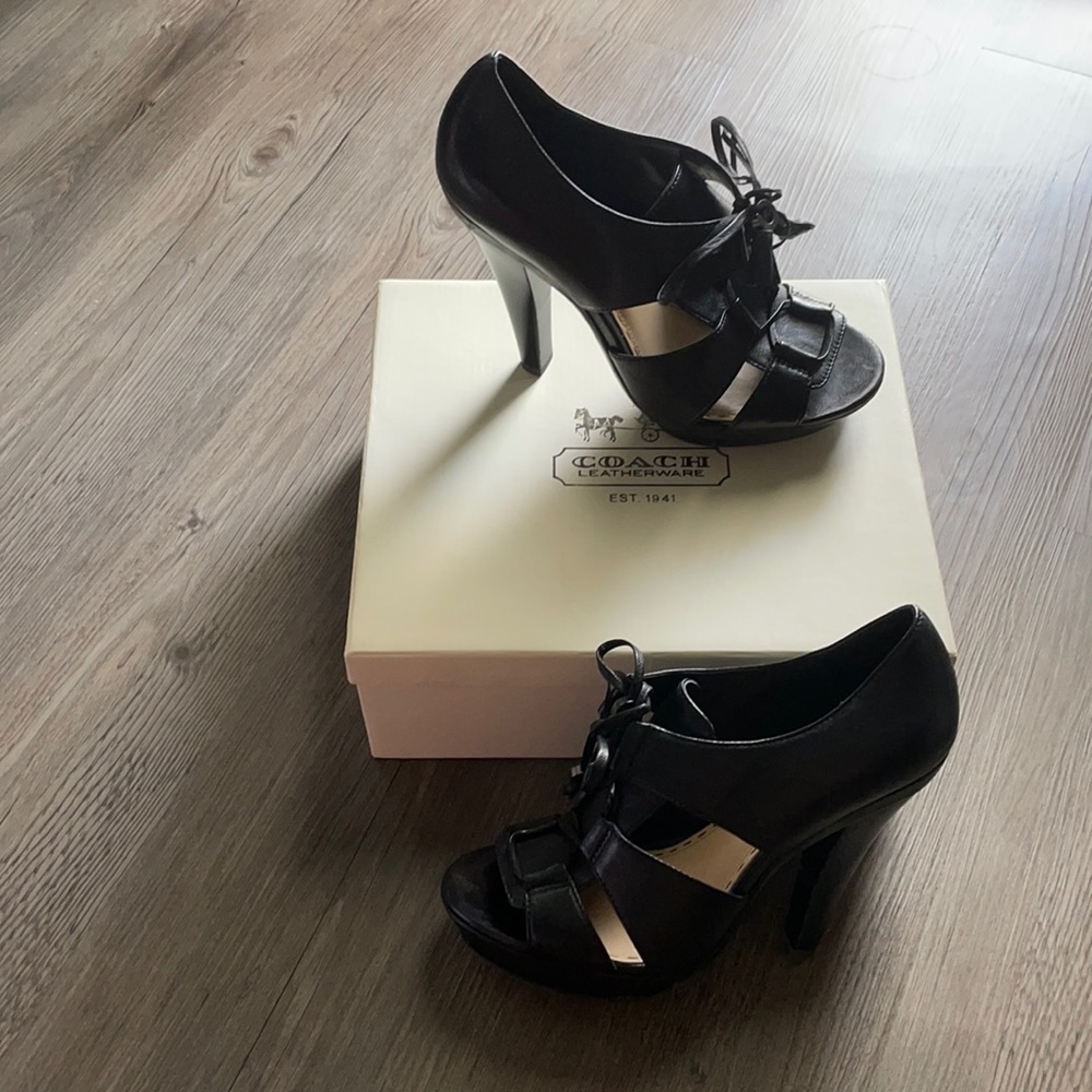Women’s coach soft leather heels size 7.5